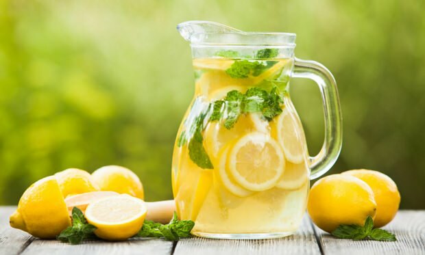 Hoe maak je thuis limonade? 3 liter limonade recept van 1 citroen