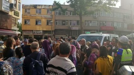 Reagerende beweging bij de begrafenis van Eşref Kolçak