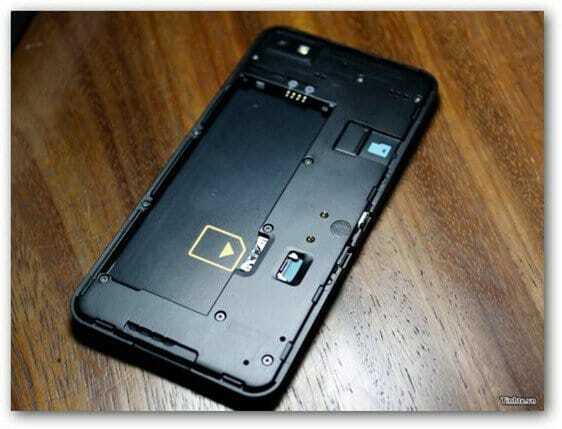 BlackBerry L batterij sim-slot