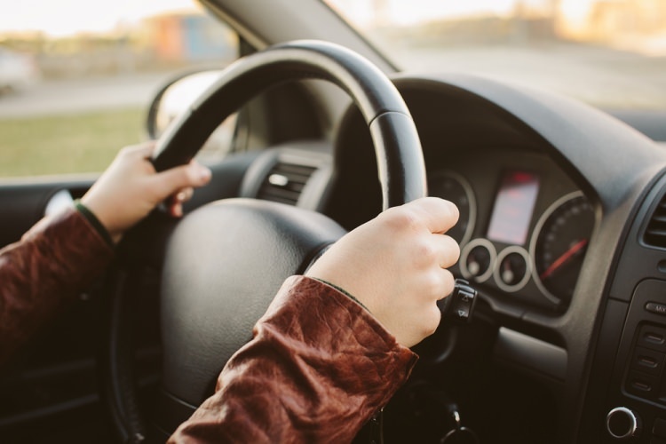 5 fouten gemaakt door vrouwelijke chauffeurs in het verkeer