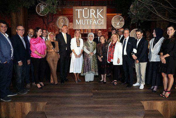 Turkse keuken met Centennial Recepten werd genomineerd in de internationale competitie