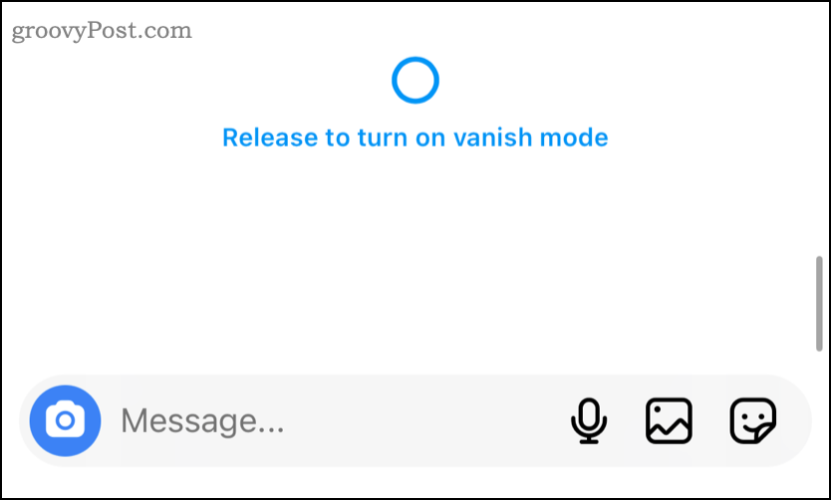 Veeg omhoog in de chat om de Vanish-modus op Instagram in te schakelen