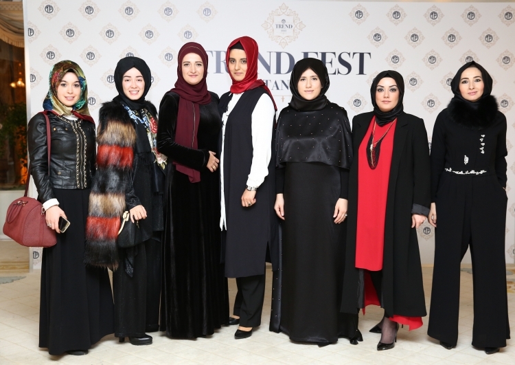 Damesmodeontwerpers ontwerpen voor vrouwen uit Aleppo