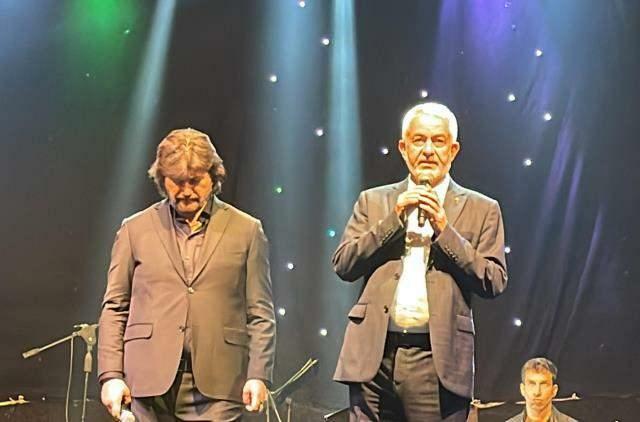 Ahmet Şafak verliet zijn concert halverwege vanwege de explosie in Bartın.