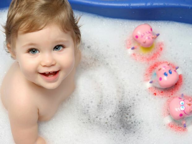 hoe babyshampoo kiezen? Aanbevelingen voor babyshampoo