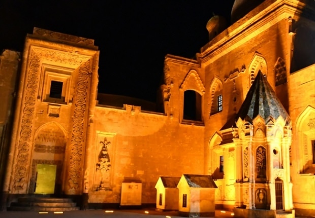 İshak Pasha Palace