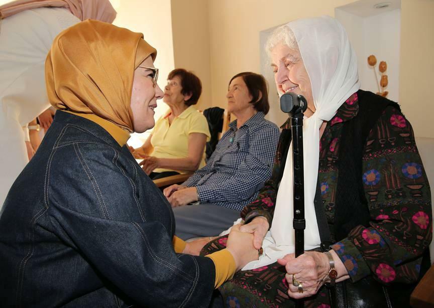 Emine Erdogan vierde 1 oktober Dag van de Ouderen