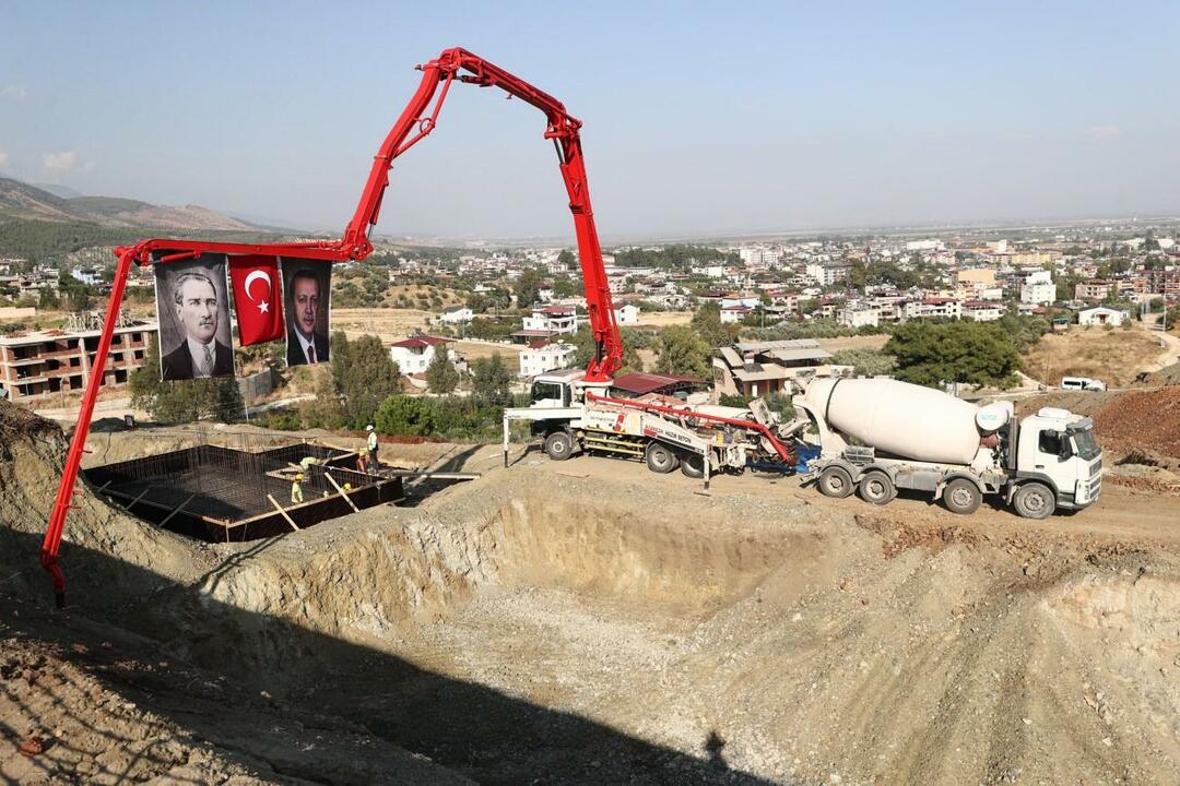  Kindertehuizen waarvan de fundamenten werden gelegd in Hatay en Adıyaman