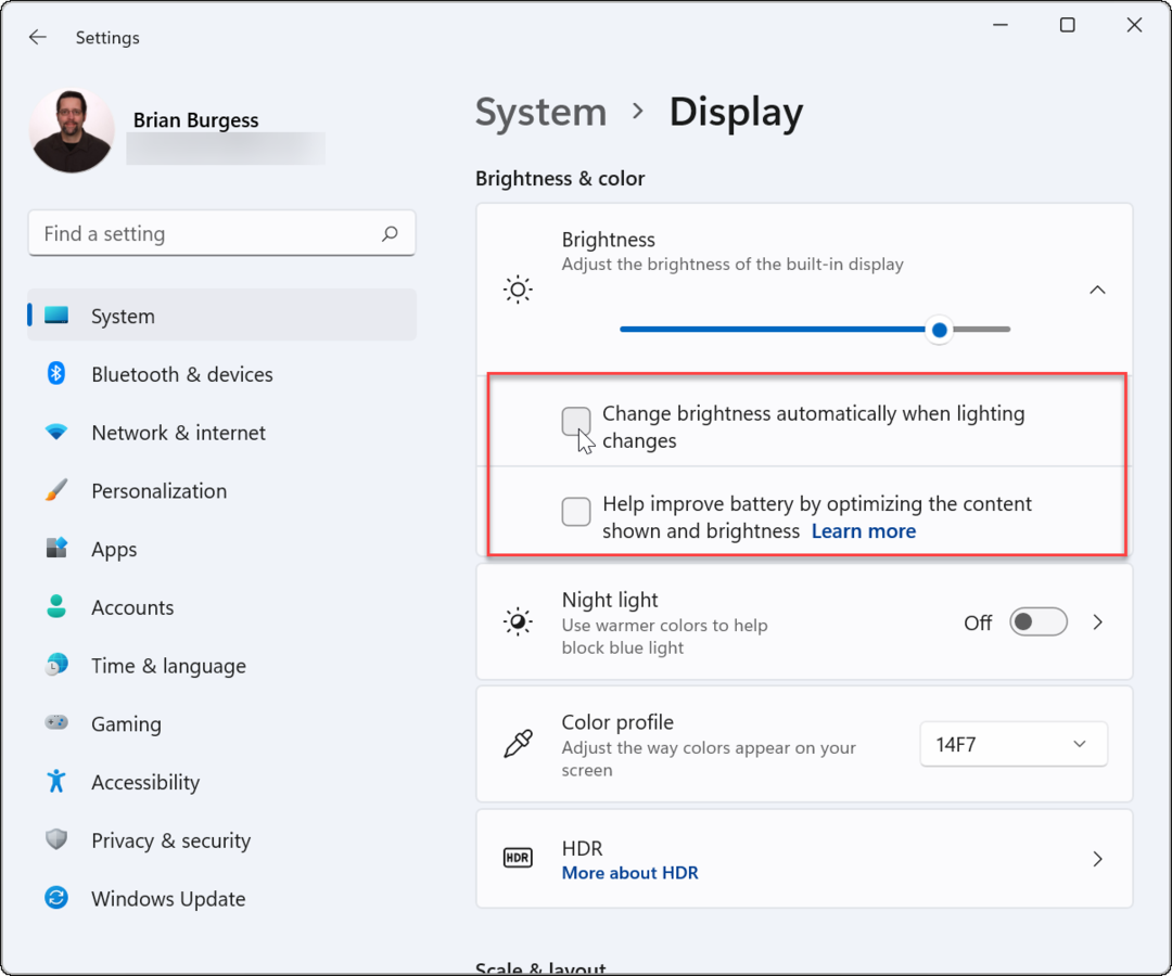 Automatische helderheid uitschakelen of beheren in Windows 11