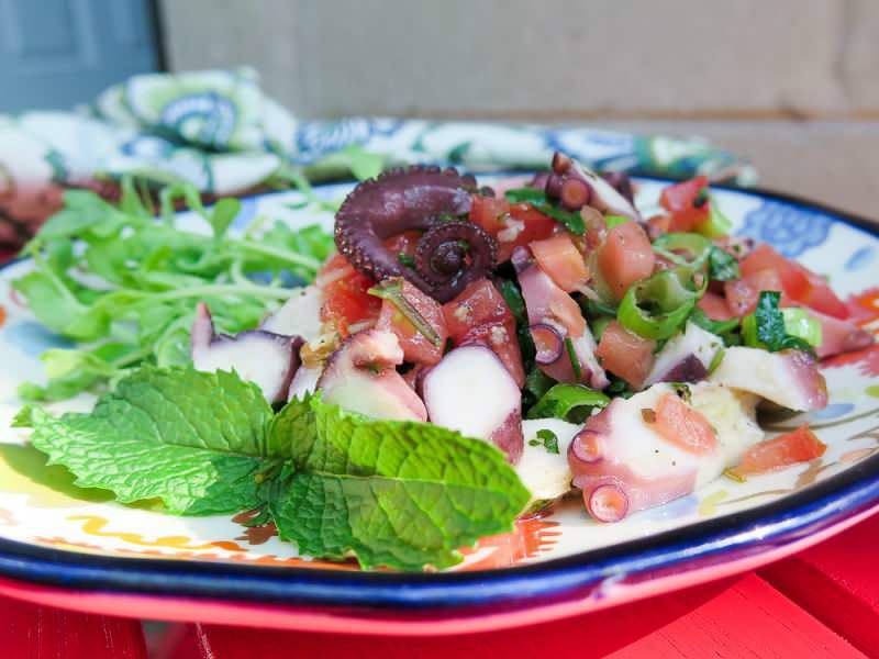Hoe maak je een octopussalade met geplette olijven? De makkelijkste octopussalade met geplette olijven ...