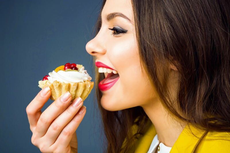 Voegt zoet voedsel gewicht toe? Kun je een dessert in het dieet eten?