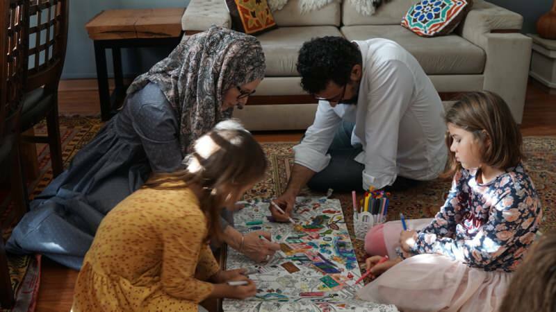 Canadese moslimmoeder praat met haar 5 kinderen over de islam op sociale media