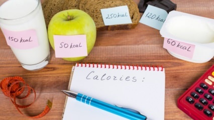 Hoe wordt de dagelijkse caloriebehoefte berekend?