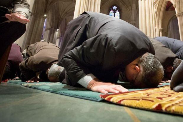 Hoe gebed verrichten als het gebed laat met de gemeente komt?