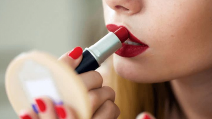 Dingen om te overwegen bij het kiezen van lippenstift