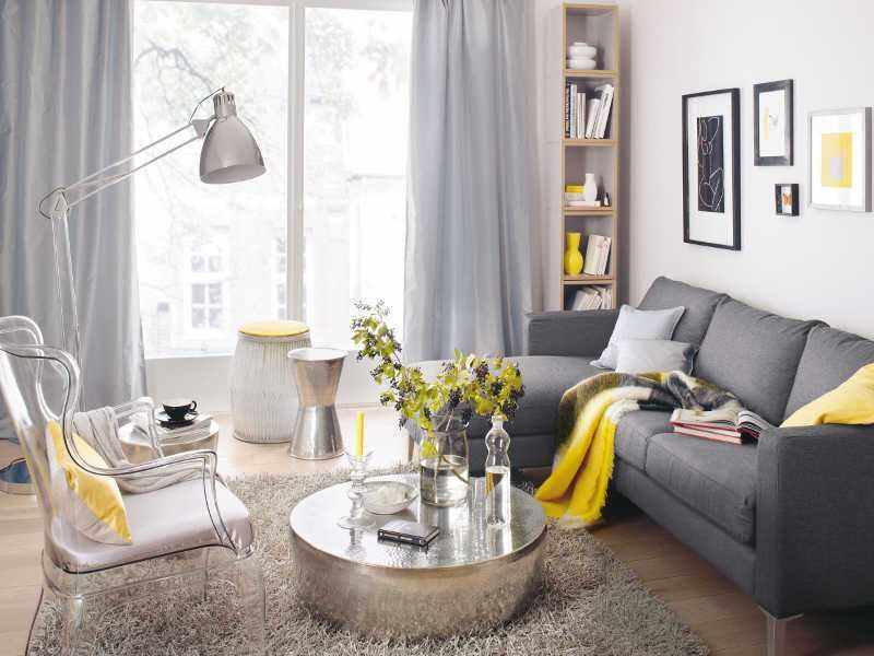 grijs gele woonkamer decoratie