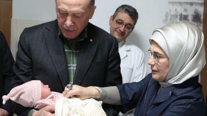 President Erdoğan en zijn vrouw Emine Erdoğan bezochten de slachtoffers van de aardbeving
