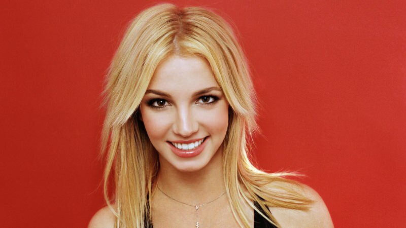 De wereldberoemde zangeres Britney Spears heeft haar huis verbrand! Wie is Britney Spears?