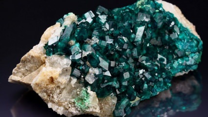 Wat is smaragdsteen en hoe wordt het gevormd? Onbekende kenmerken van smaragdgroene steen ...