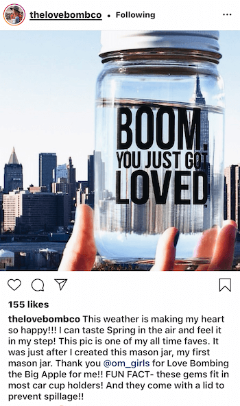Instagram-bericht van @thelovebombco met door gebruikers gegenereerde inhoud van hun product in New York City