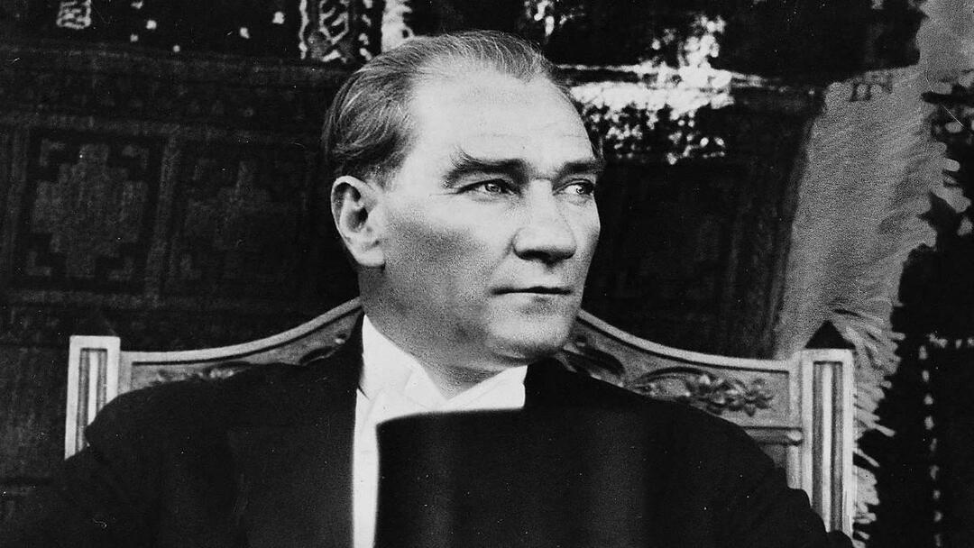Mustafa Kemal Ataturk zwarte en witte vierkanten