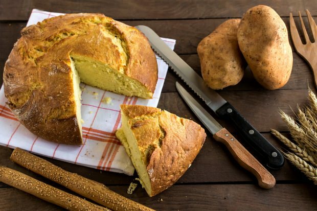 Hoe maak je het gemakkelijkste maïsbrood? Recept in volledige consistentie ...