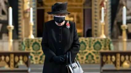 Koningin Elizabeth werd voor het eerst in het openbaar met een masker getoond!