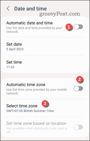 Stel een aangepaste tijdzone in op Android