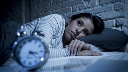 Wat zijn de nadelen van onvoldoende slaap? Wat gebeurt er als we een dag niet slapen?