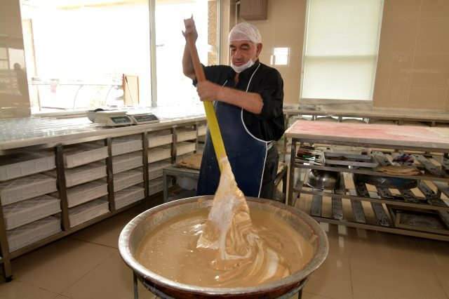 Het verhaal van de familie uit Afyon, die de halva al 88 jaar met dezelfde methode produceert, heeft verrast ...