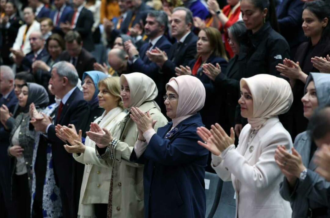 Speciale boodschap van First Lady Erdoğan voor de Internationale Dag voor de Uitbanning van Geweld tegen Vrouwen!