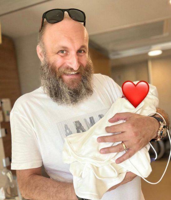 Çetin Altan werd vader