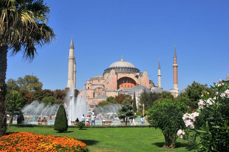 Hagia Sophia delen vanuit Uğur Işılak: 'Laat de geest van de sultan gelukkig zijn ...'