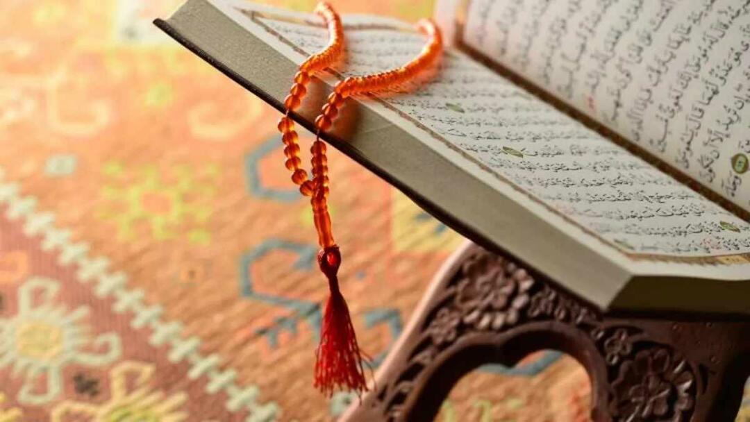 Mogen menstruerende en postpartumvrouwen de koran aanraken?