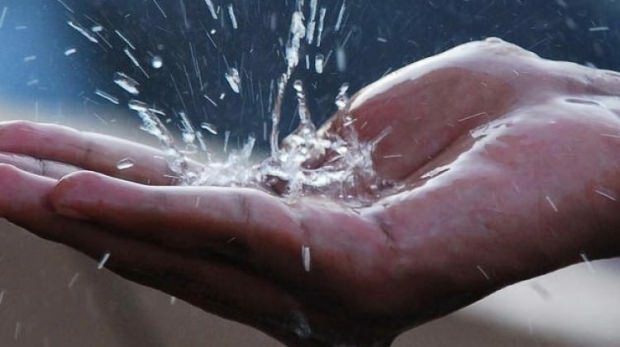 Wat zijn de voordelen van regenwater voor huid en haar?