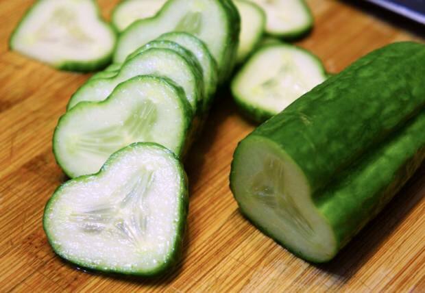 Afslanken door komkommers te eten