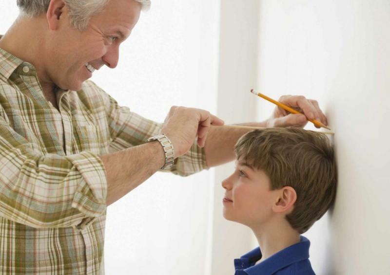 Hoe hoog wordt het? Wanneer stopt de lengtegroei bij kinderen?