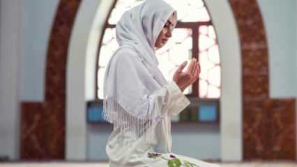 Hoe voer je het middaggebed uit? De deugd van het reciteren van Surah Amma na het middaggebed