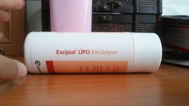 Hoe gebruikt u Excipial Lipo?