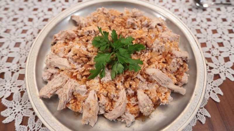 Hoe maak je de gemakkelijkste Circassian-kip? Origineel Circassiaans kippenrecept