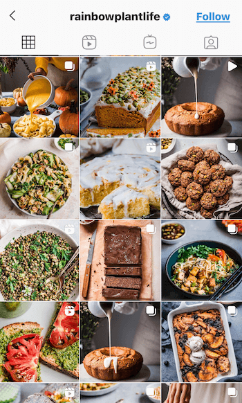 voorbeeld screenshot van de @rainbowplantlife instagram feed die hun veganistisch eten laat zien in diepe, rijke tonen