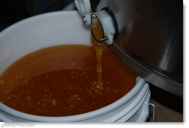 Google Honey in een emmer