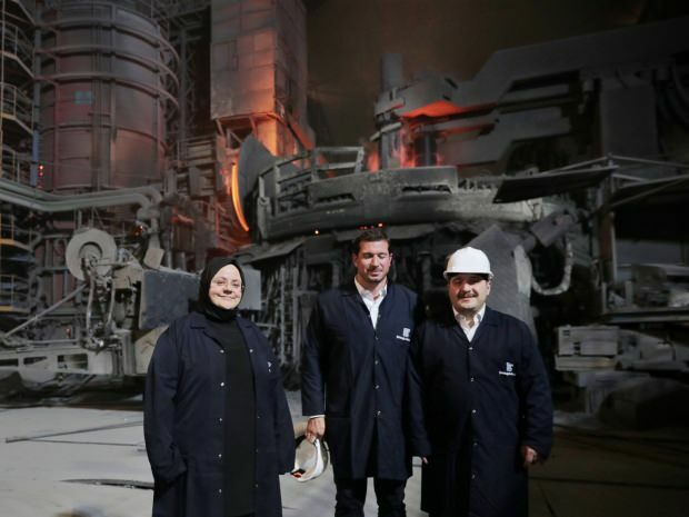 Minister Zehra Zümrüt Selçuk en Mustafa Varank maakten sahur met arbeiders
